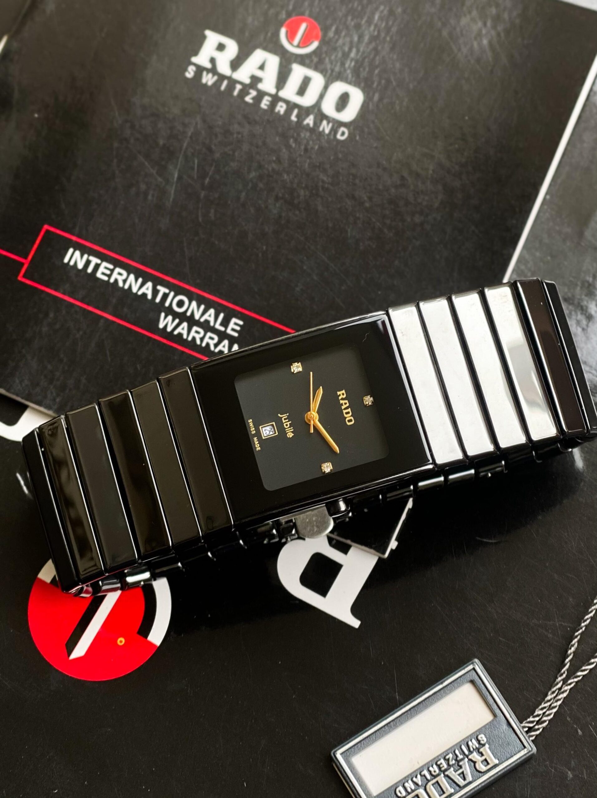 Rado Men's Ceramic Chain Quartz Watch: Stylish Precision for Every Occasion - Image 3