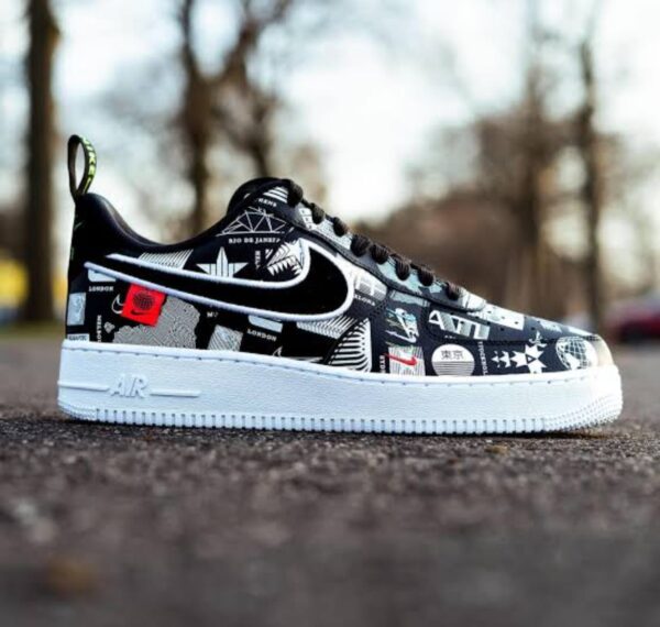 Nike Air Force 1 Low Classic Sneakers - Image 3