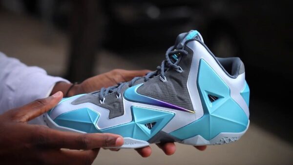 Nike LeBron 11 Basketball Shoes - Image 4