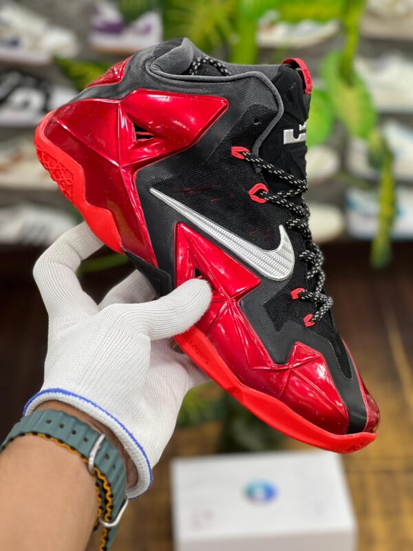 Nike LeBron 11 Basketball Shoes - Image 2