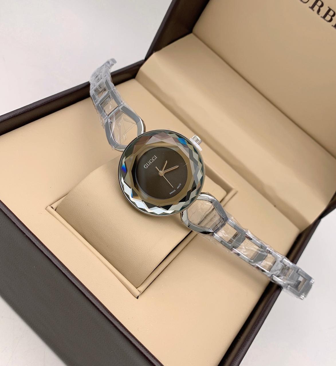 Gucci Women's Luxury Designer Watch - Image 5