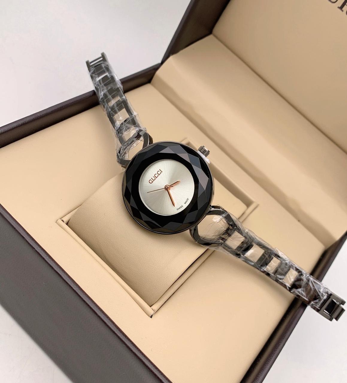Gucci Women's Luxury Designer Watch - Image 15